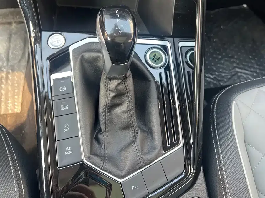 Volkswagen Tayron Tanyue 2023 330TSI 2WD Luxury Plus Advanced Edition 2024 — миниатюра 4
