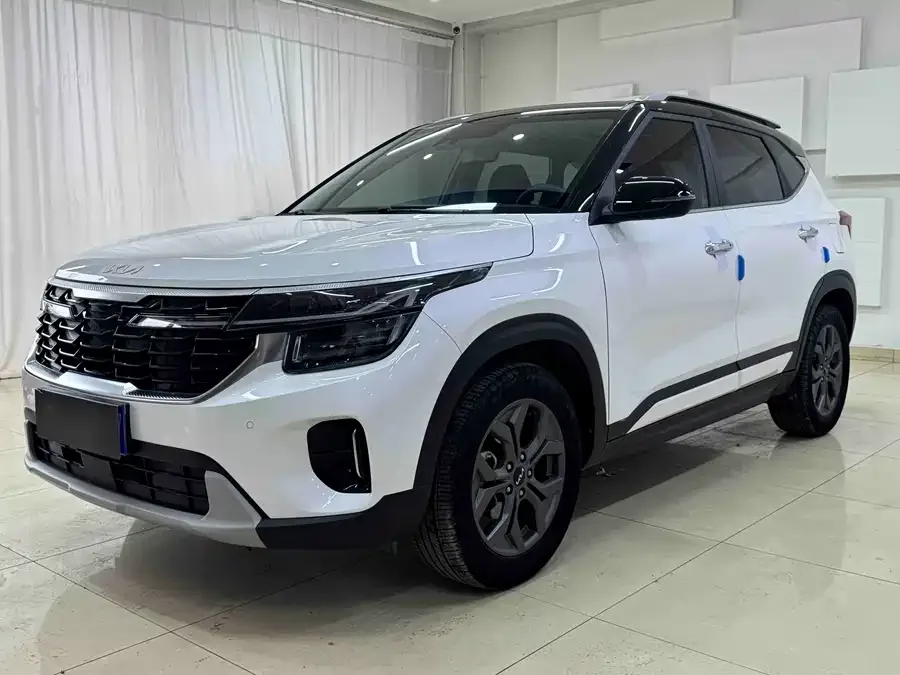 Kia Cyrus (Seltos) 2023 Certus 1.5L CVT Luxury Edition 2023 — фото 1, купить с доставкой в Москву