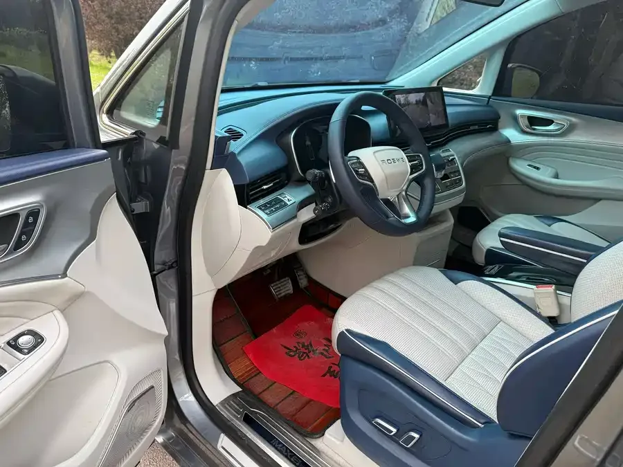 Roewe iMAX8 Roewe iMAX8 2022 400TGI Honor Edition 2022 — миниатюра 2