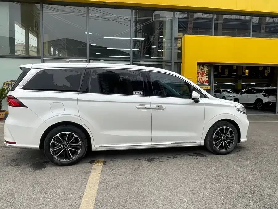 Roewe iMAX8 Roewe iMAX8 2023 400TGI Comfort Edition 2024 — миниатюра 4