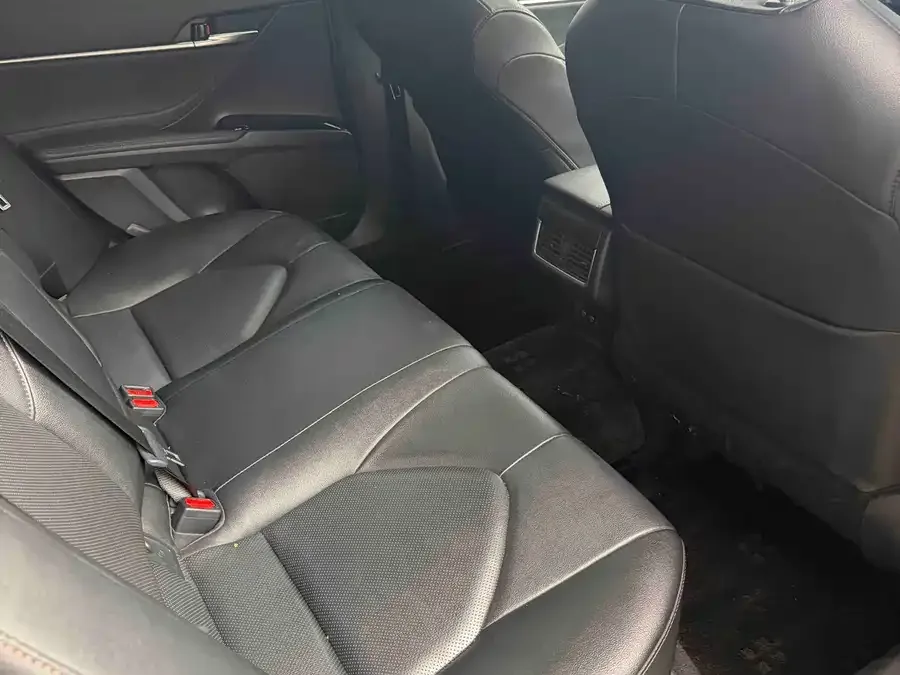 Toyota Camry Camry 2021 2.0G Deluxe Edition 2022 — миниатюра 2