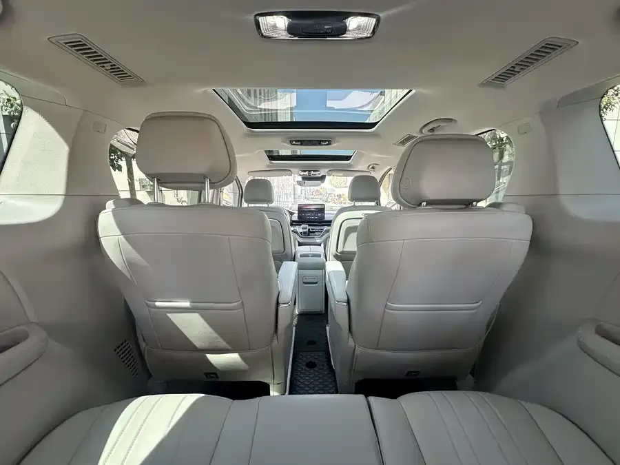 Roewe iMAX8 New Energy Roewe iMAX8 New Energy 2025 1.5T DMH Lu Zun Luxury Edition 2025 — миниатюра 5
