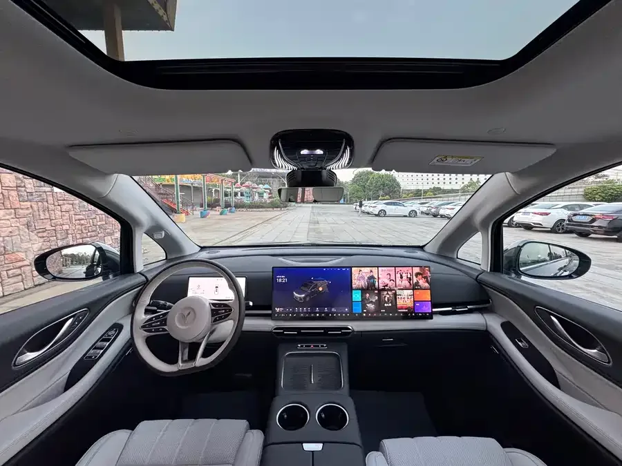 Voyah Lantu Dreamer 2025 VOYAH PHEV 4WD Excellence Kunpeng Edition 2025 — миниатюра 5