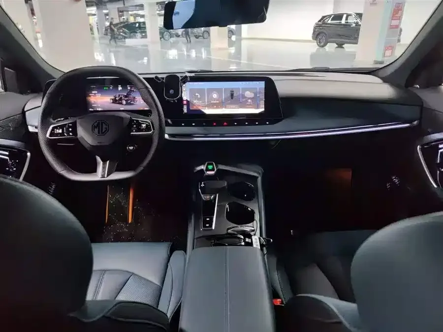 MG 7 MG7 2025 2.0T 405 AT Luxury Edition 2026 — миниатюра 4