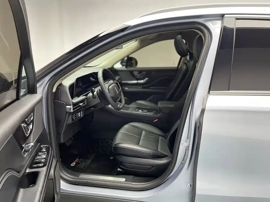Lincoln Adventurer Adventurer 2023 2.0T 2WD Elegant Edition 2024 — миниатюра 4