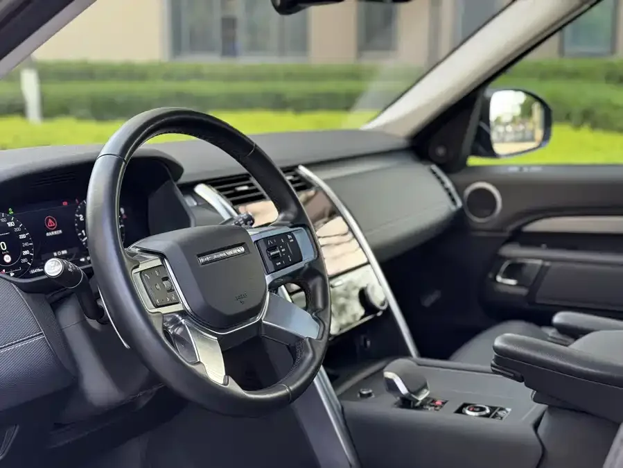Land Rover finds Discover the 2024 360PS Dynamic HSE 2024 — миниатюра 2