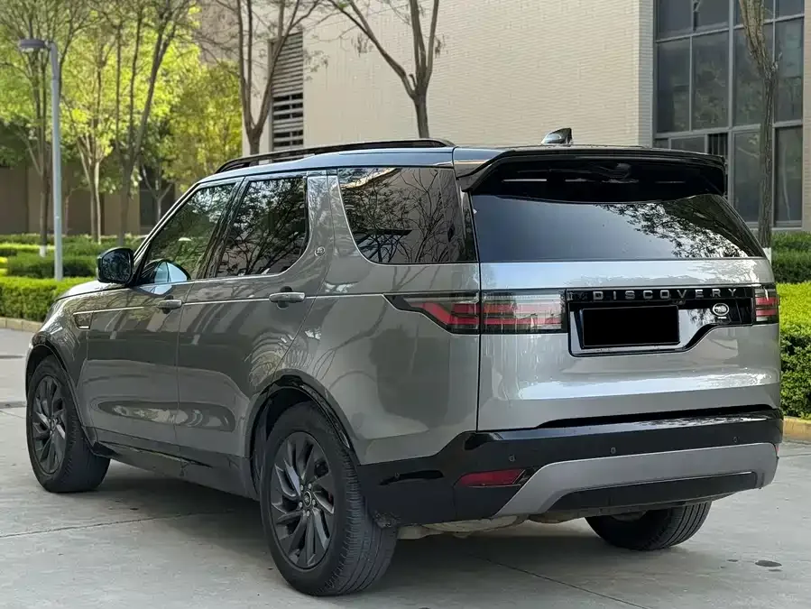 Land Rover finds Discover the 2024 360PS Dynamic HSE 2024 — миниатюра 5