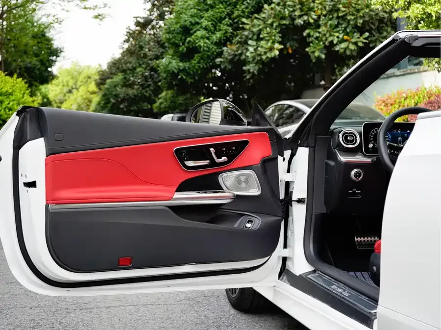 Mercedes-Benz CLE Mercedes-Benz CLE 2024 CLE 300 4MATIC Convertible Coupe 2024 — миниатюра 4