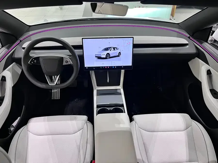 Tesla Model YL Model YL 2025 long-range all-wheel drive version 2025 — миниатюра 5