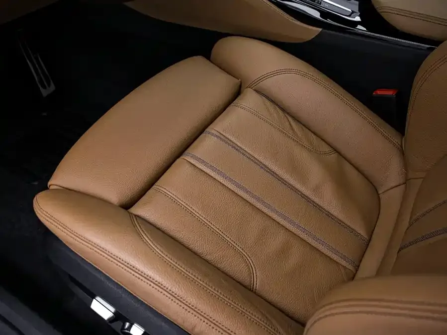 BMW 6 Series GT 2022 630i M Sport Package 2023 — миниатюра 4