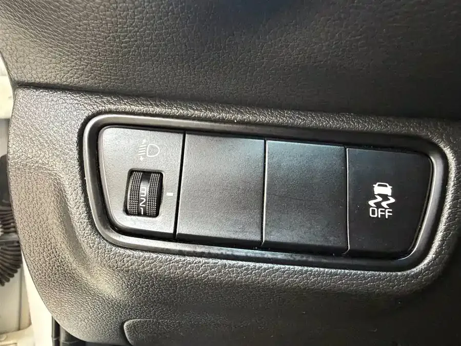 Kia K3 2021 1.5L CVT Fashion Edition 2022 — миниатюра 3