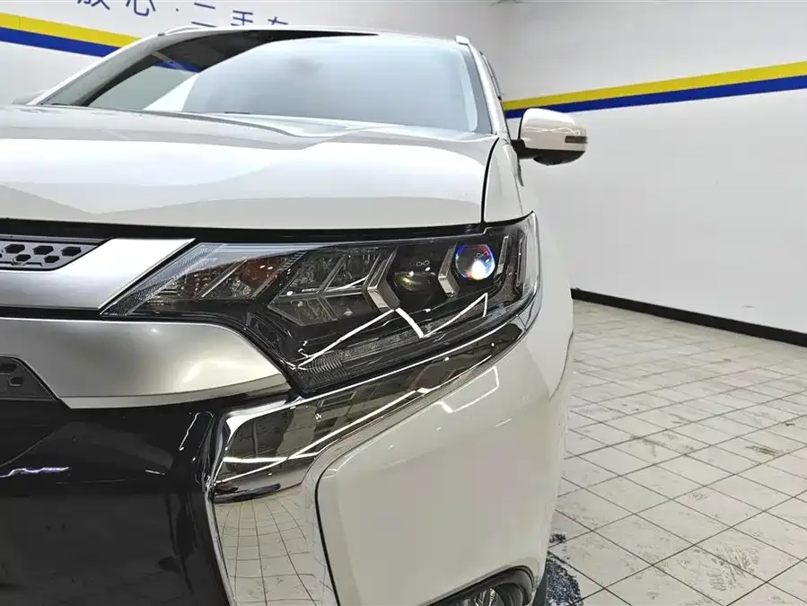 Mitsubishi Outlander Outlander 2021 2.4L 4WD Enjoy Edition 7 Seaters 2022 — миниатюра 5