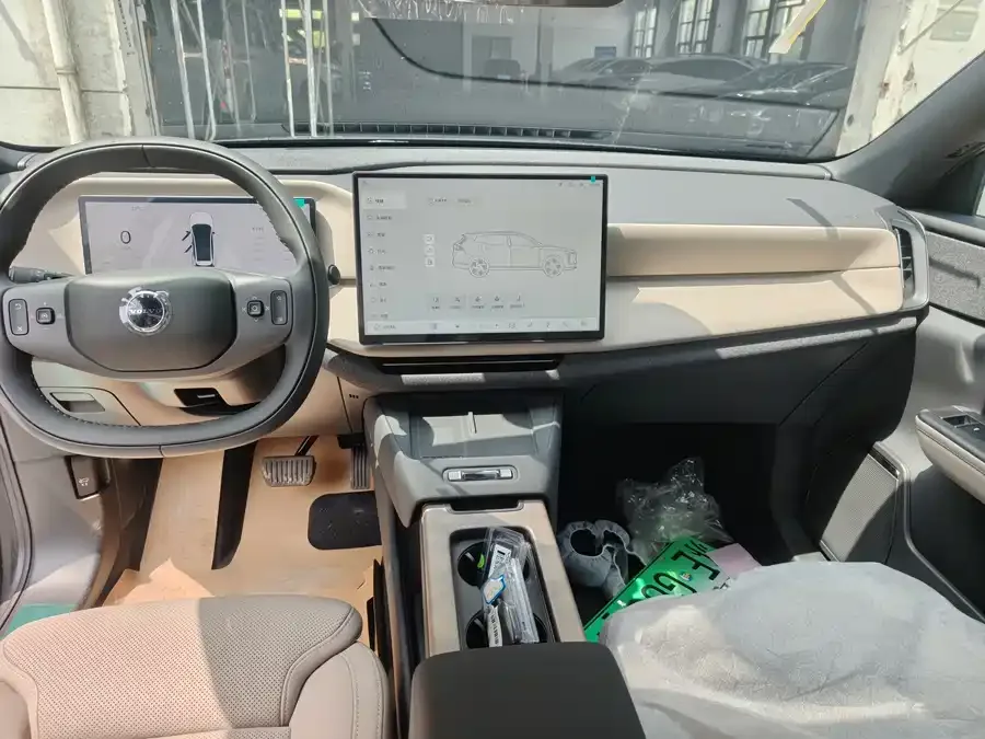 Volvo XC70 plug-in hybrid Volvo XC70 Plug-in Hybrid 2026 Four-Wheel Drive Long Range Plus 2026 — миниатюра 5