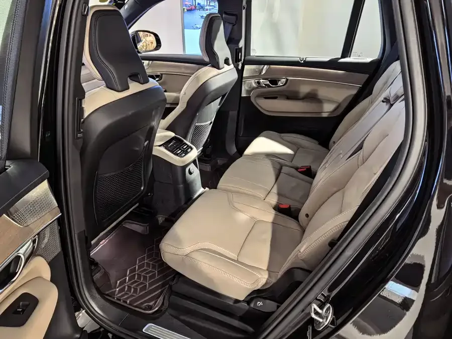 Volvo XC90 Plug-in Hybrid 2025 T8 Zhizun Luxury Edition 7-seater 2025 — миниатюра 2