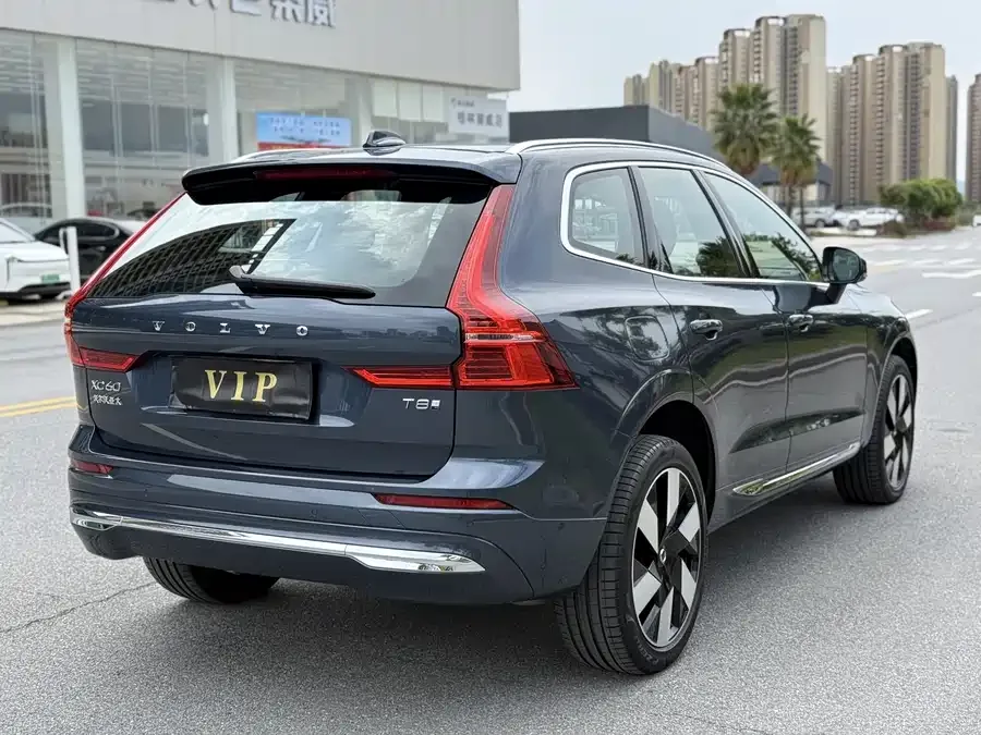 Volvo XC60 Plug-in Hybrid 2024 T8 Plug-in Hybrid Long-range Four-wheel Drive Smart Luxury Edition 2024 — миниатюра 2