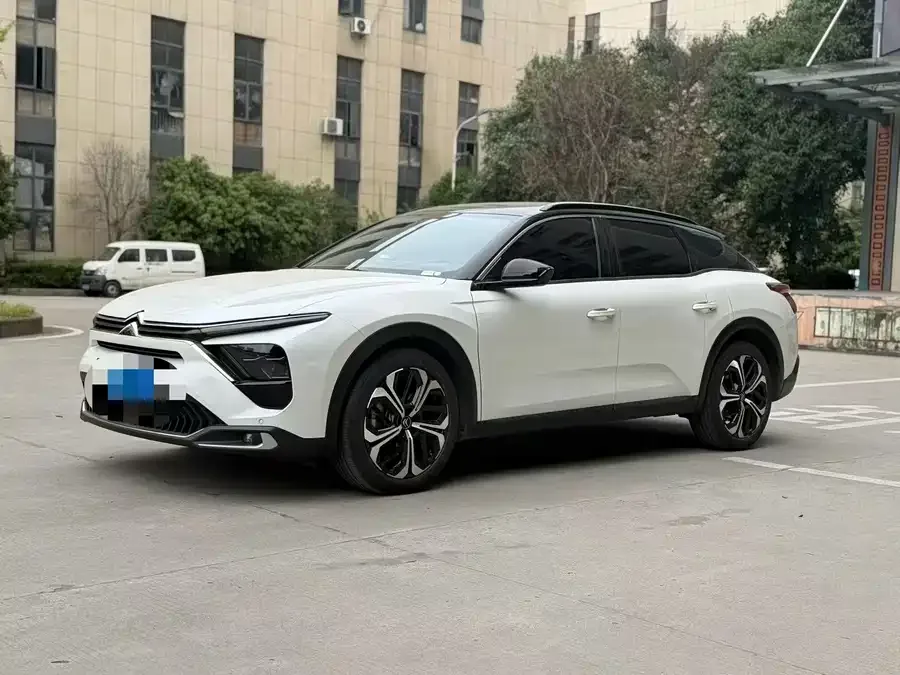 Citroen Versailles C5 X Versailles C5 X 2023 1.6T Brilliant 2023 — фото 1, купить с доставкой в Москву