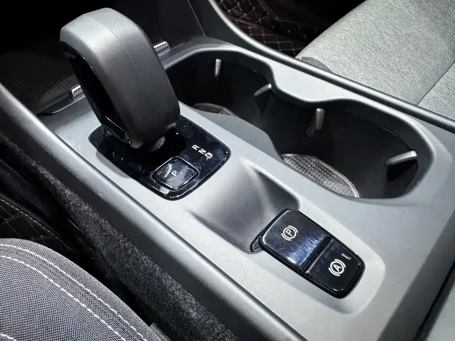 Volvo XC40 2023 B3 Smart Fashion Edition 2023 — миниатюра 5