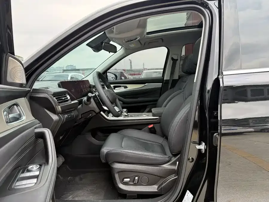 Exeed VX Xingtu Lanyue 2024 Explorer Edition 400T 4WD Starlight 7-seater 2024 — миниатюра 2