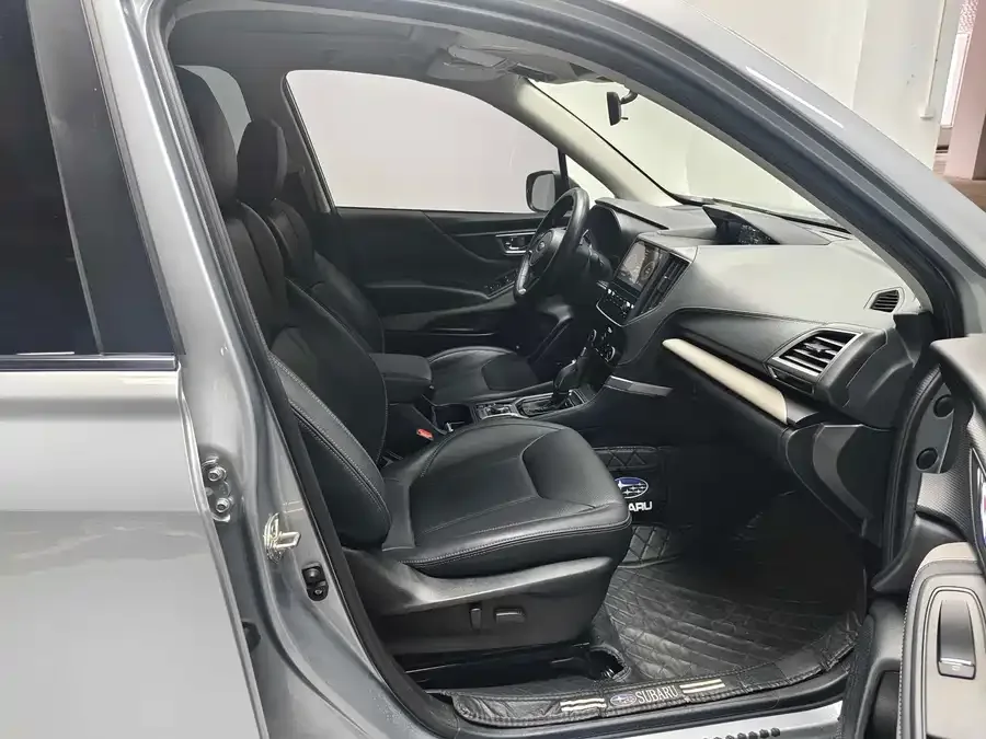 Subaru Forester 2022 Forester 2.0i AWD Ultimate Edition EyeSight 2022 — миниатюра 5