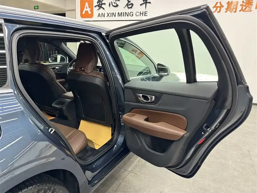 Volvo V60 2024 B5 Zhiyuan Luxury Edition 2024 — миниатюра 3
