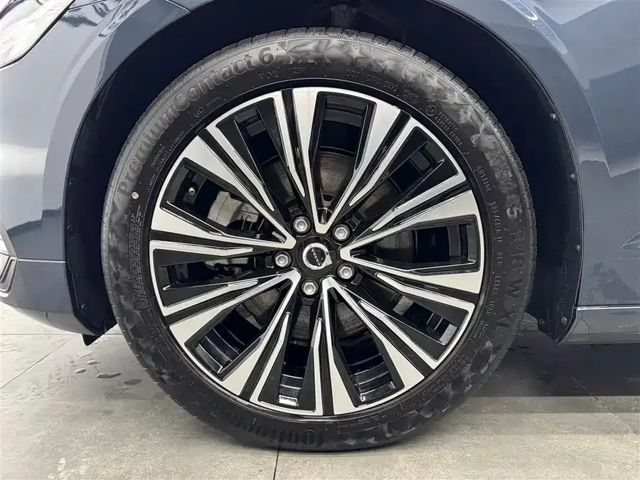 Volvo V60 2024 B5 Zhiyuan Luxury Edition 2024 — миниатюра 5