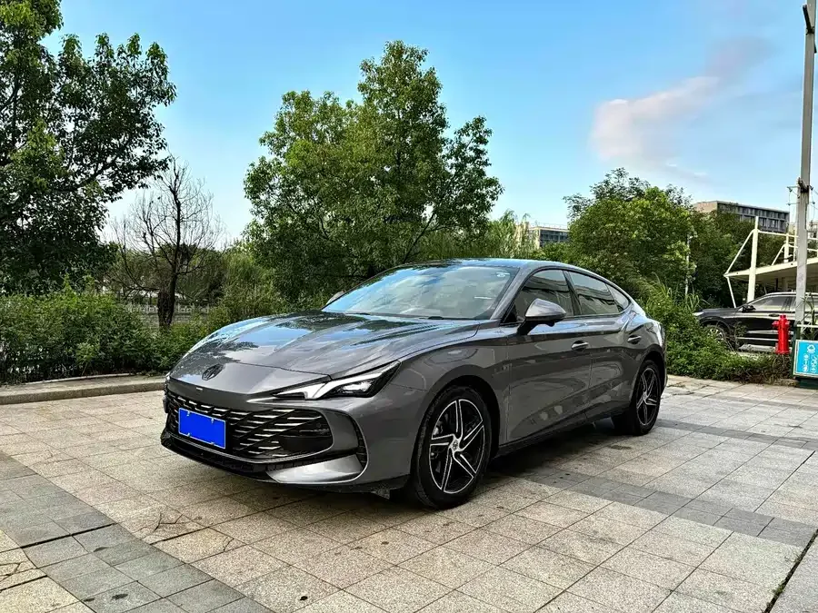 MG 7 MG7 2023 1.5T DCT Luxury Edition 2023 — фото 1, купить с доставкой в Москву