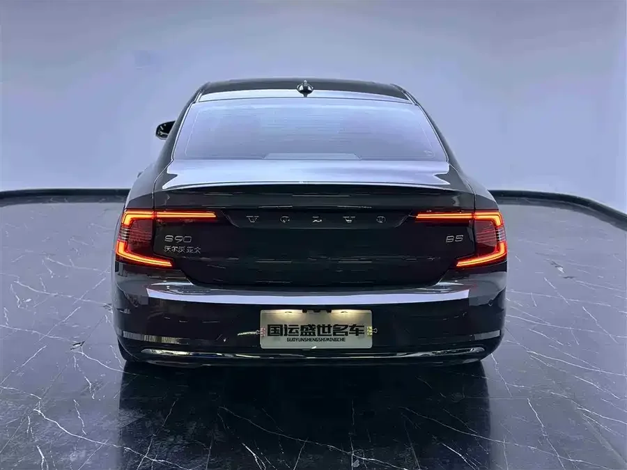 Volvo S90 2022 B5 Zhiyuan Luxury Edition 2022 — миниатюра 2