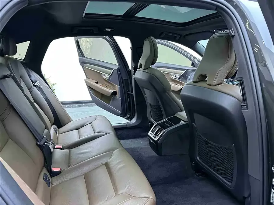 Volvo S90 2022 B5 Zhiyuan Luxury Edition 2022 — миниатюра 3