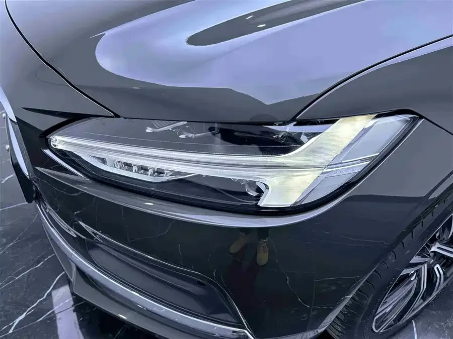 Volvo S90 2022 B5 Zhiyuan Luxury Edition 2022 — миниатюра 4