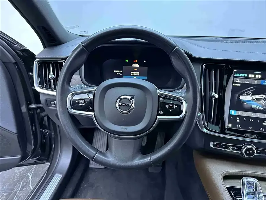 Volvo S90 2022 B5 Zhiyuan Luxury Edition 2022 — миниатюра 5