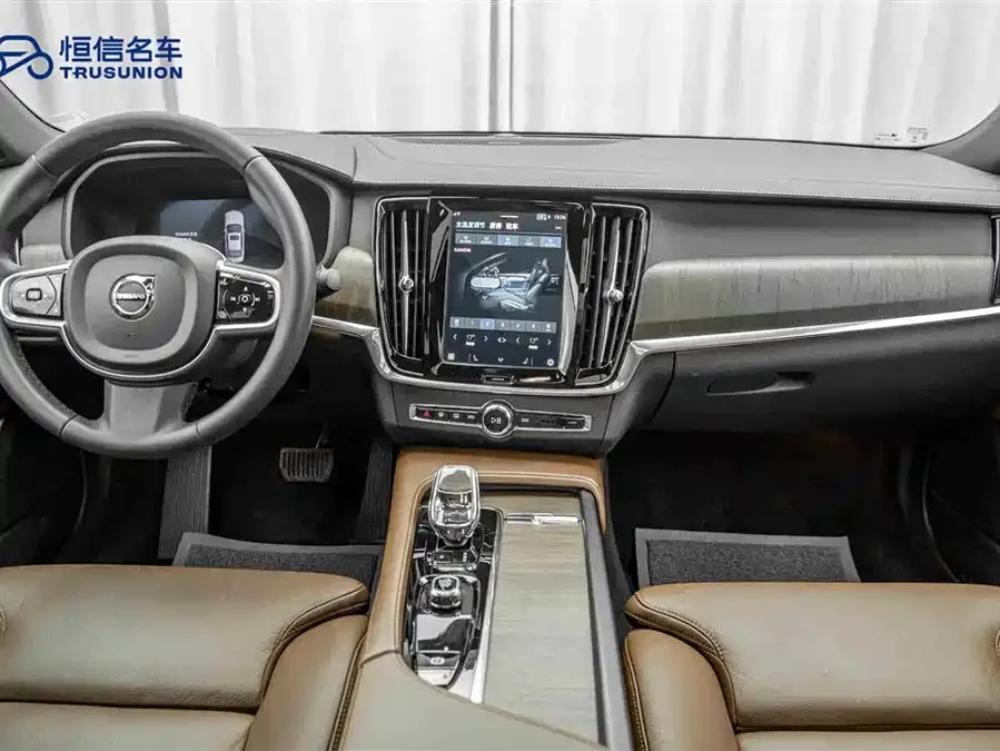 Volvo S90 2024 B5 Zhiyuan Luxury Edition 2024 — миниатюра 4