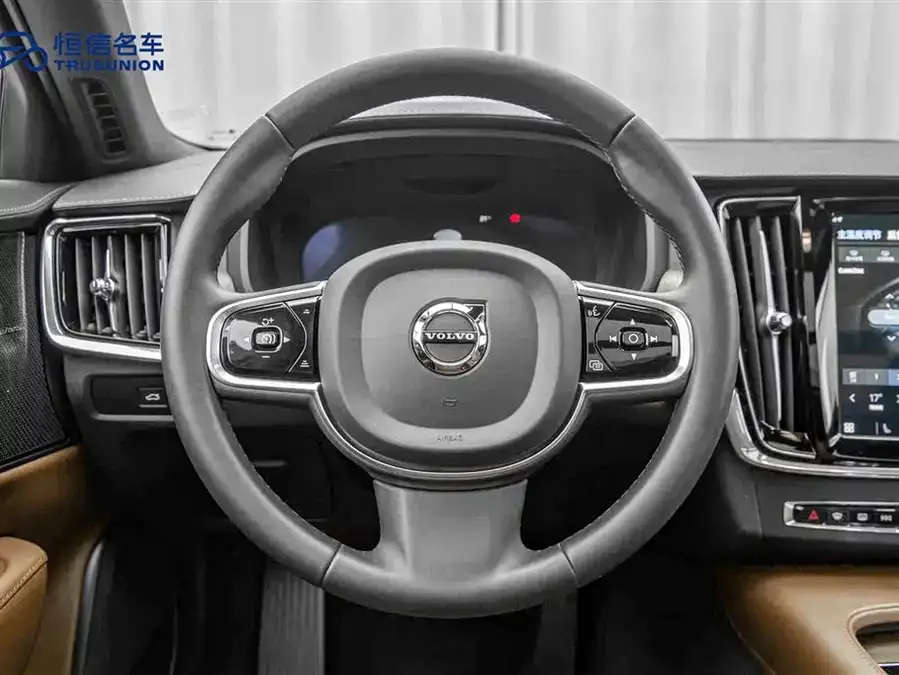 Volvo S90 2024 B5 Zhiyuan Luxury Edition 2024 — миниатюра 5