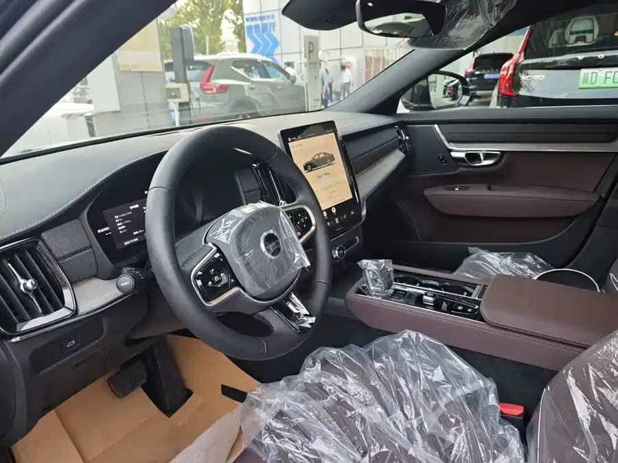 Volvo S90 2026 B5 Zhiyi Luxury Edition 2025 — миниатюра 5