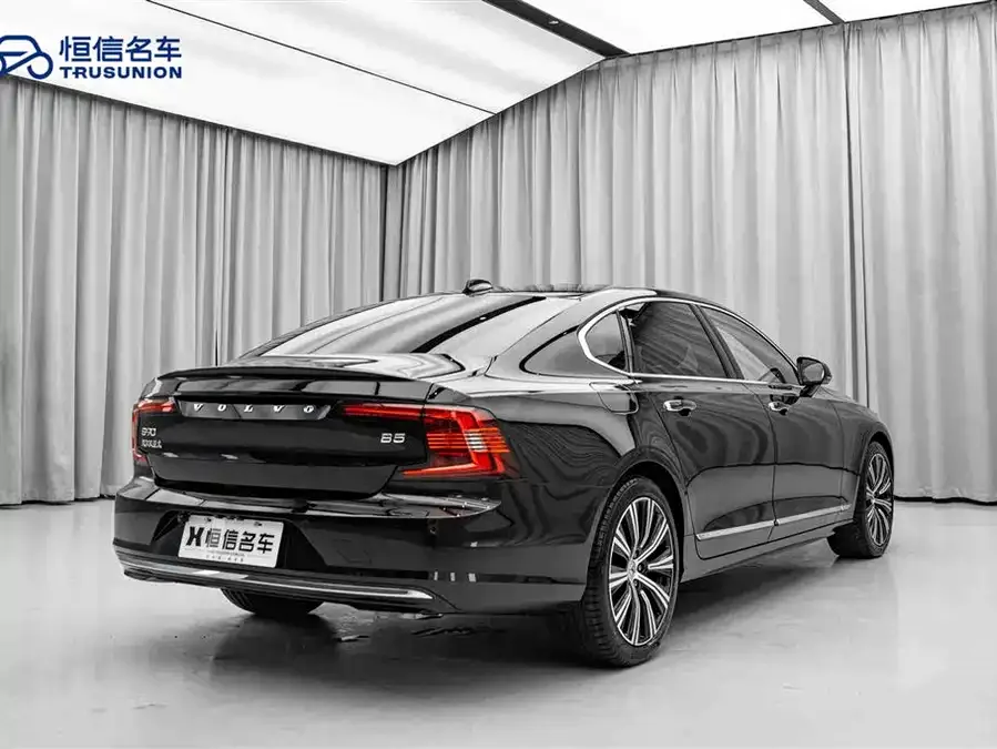 Volvo S90 2023 B5 Zhiyuan Luxury Edition 2022 — миниатюра 2