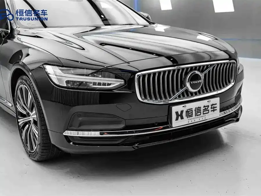 Volvo S90 2023 B5 Zhiyuan Luxury Edition 2022 — миниатюра 3