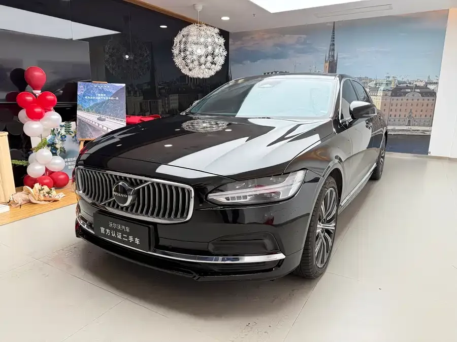 Volvo S90 2025 B5 Zhiyuan Luxury Edition 2025 — фото 1, купить с доставкой в Москву