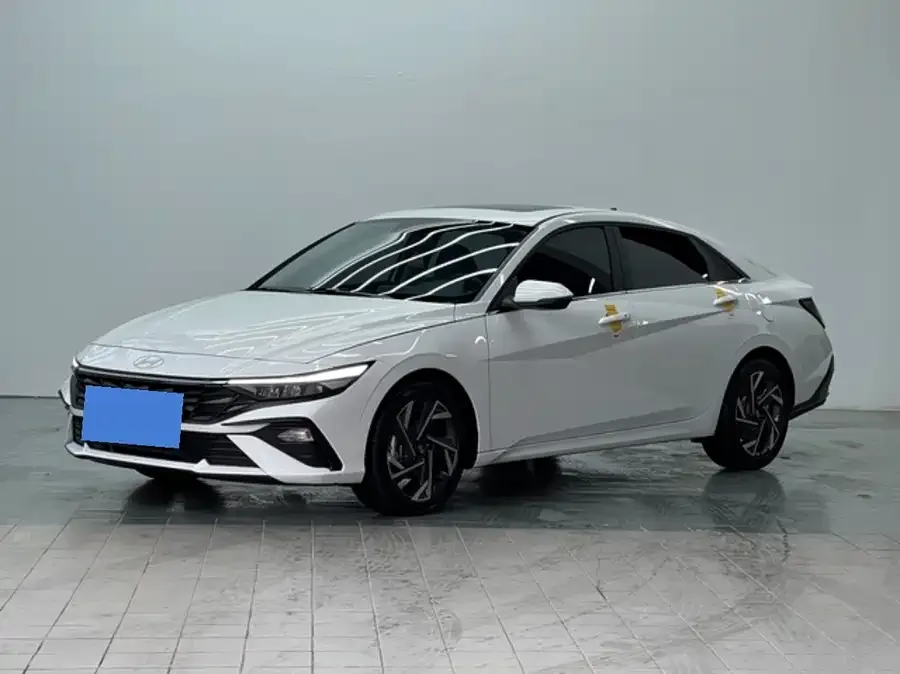 Hyundai Elantra 2025