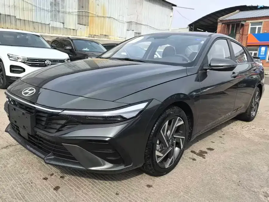 Hyundai Elantra 2025