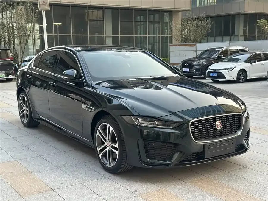 Jaguar XEL 2024 2.0T 250PS R-DYNAMIC S aggressive sports version 2025 — миниатюра 2