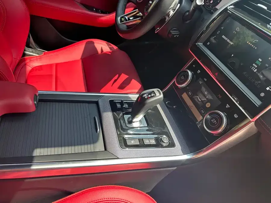 Jaguar XEL 2023 2.0T 250PS R-DYNAMIC S aggressive sports version 2023 — миниатюра 5