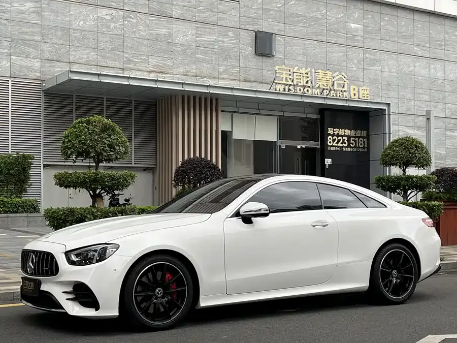 Mercedes-Benz E-Class 2022