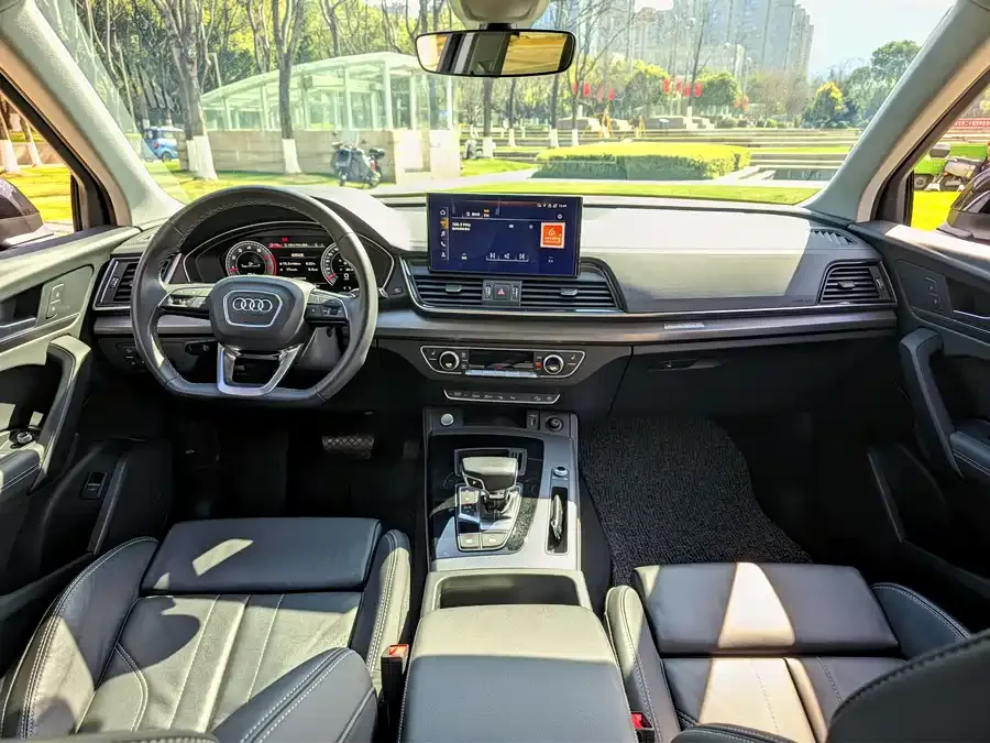 Audi Q5L 2022 45T luxury and dynamic model 2022 — миниатюра 2