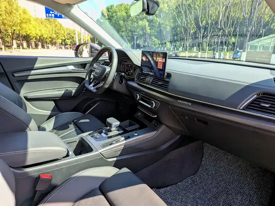 Audi Q5L 2022 45T luxury and dynamic model 2022 — миниатюра 3