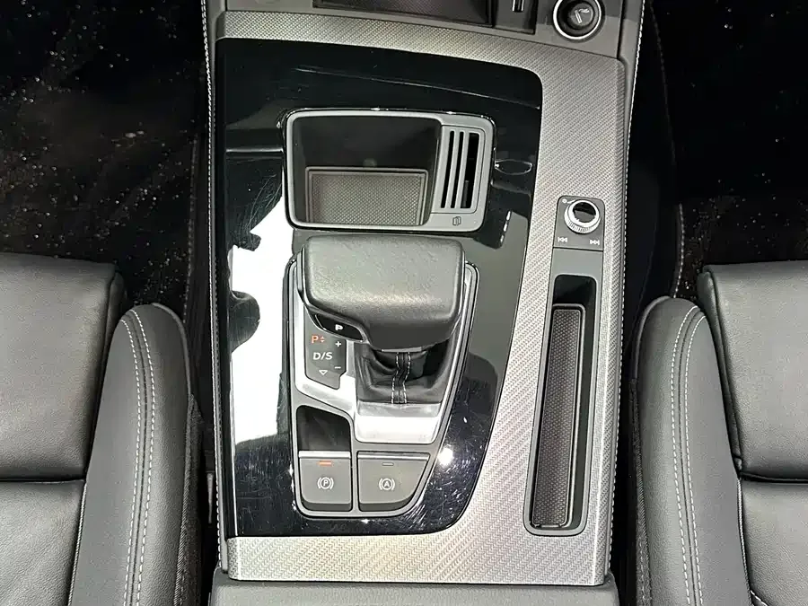 Audi Q5L 2022 40T luxury and dynamic model 2022 — миниатюра 5