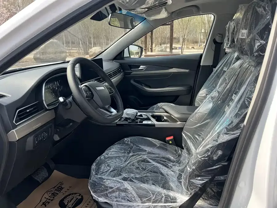 Jetour X70 JETOUR X70 2025 1.5T DCT Beyond PRO 7 Seaters 2026 — миниатюра 2