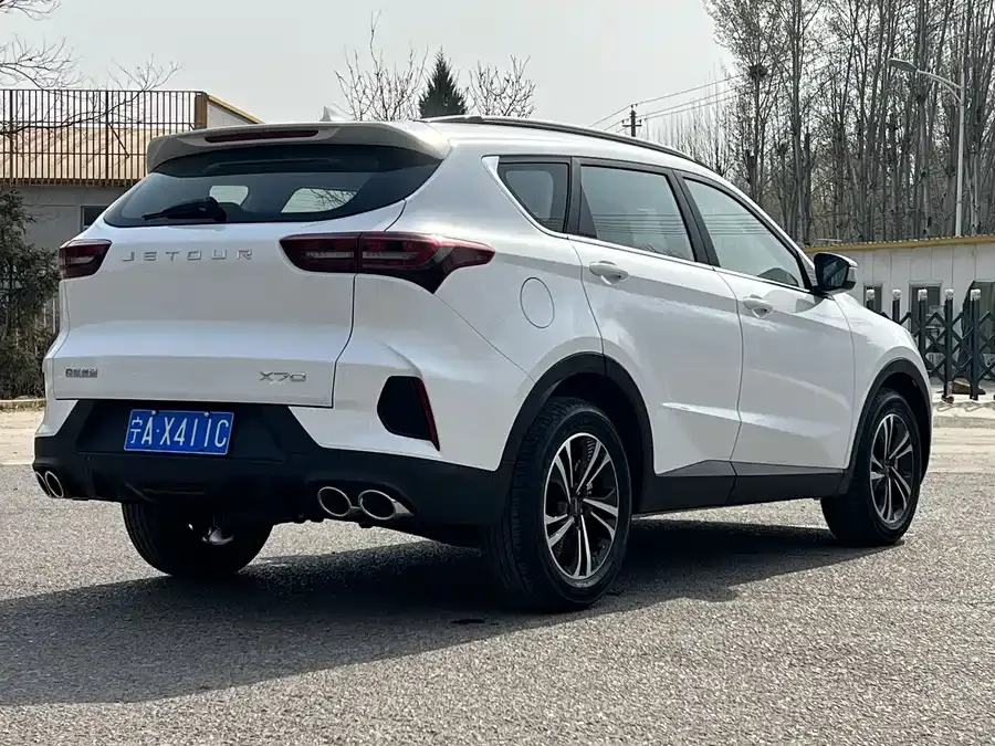 Jetour X70 JETOUR X70 2025 1.5T DCT Beyond PRO 7 Seaters 2026 — миниатюра 5