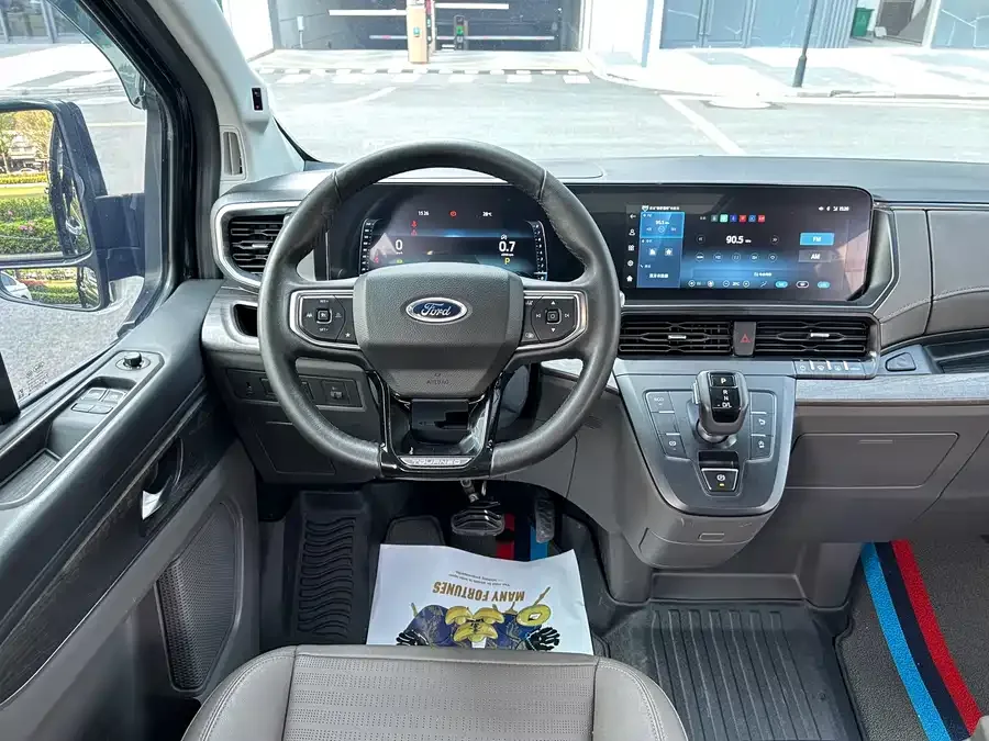 Ford Tourneo Tourio 2023 2.0T Automatic Premium Edition 2024 — миниатюра 5