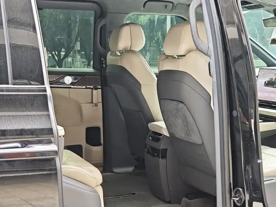 Zeekr 009 Zeekr 009 2024 seven-seat aisle version four-wheel drive 108kWh 2024 — миниатюра 4