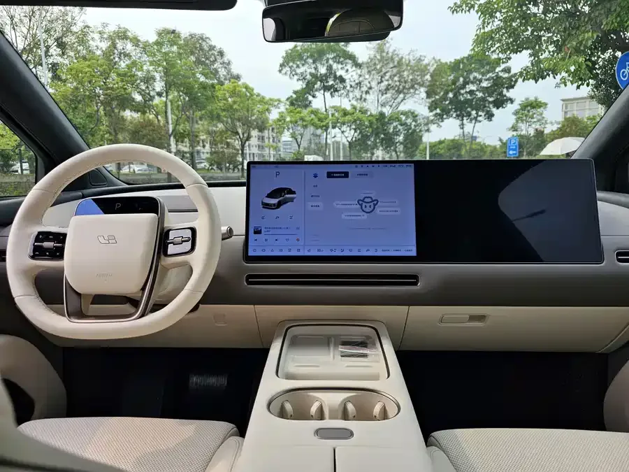 Li Auto i6 Ideal i6 2025 two-wheel drive standard version 2025 — миниатюра 4
