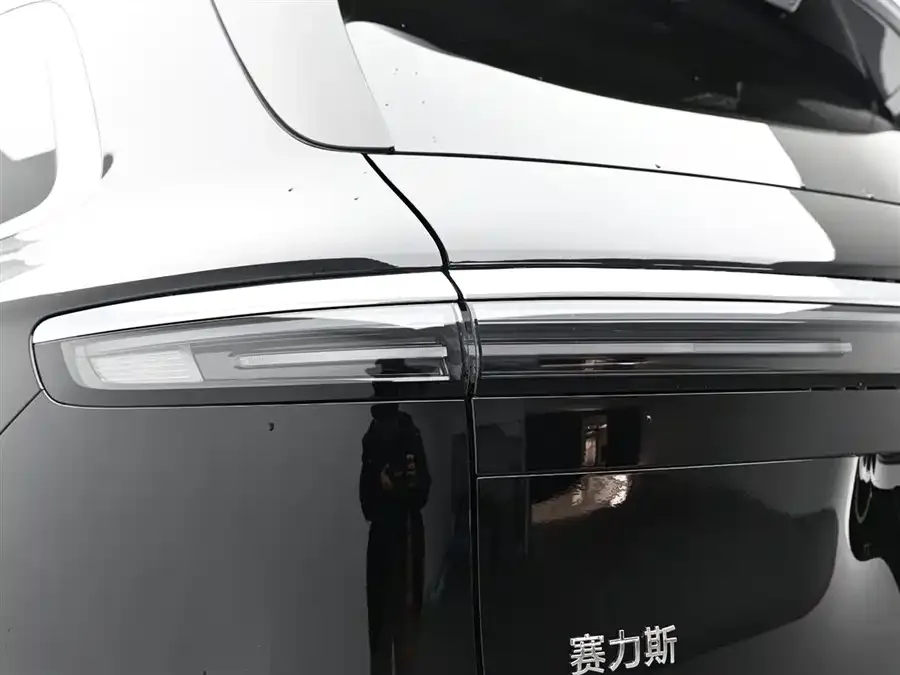 AITO M7 Wenjie M7 2026 Extended Range Max 4WD 5-Seater (192-line LiDAR) 2026 — миниатюра 3